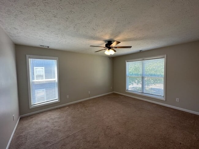 Building Photo - Lovely 2 Bed, 2 Bath Condo in Karen Lakes