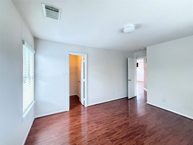 Building Photo - 12315 Gentlebrook Dr