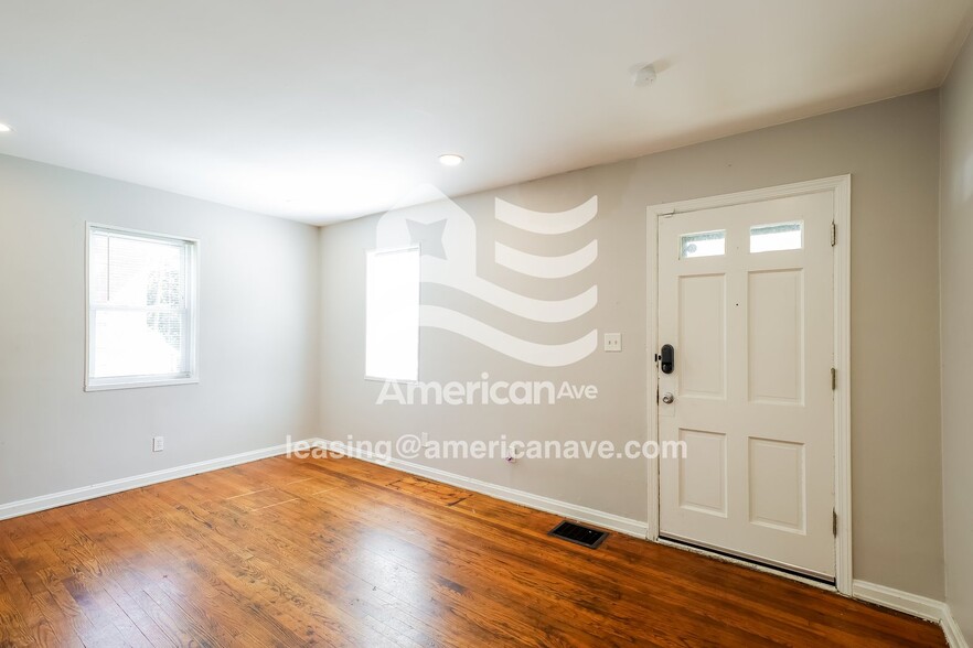 Building Photo - 3089 Worthington Ave