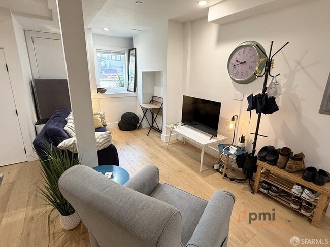 Building Photo - 1137 Potrero Ave