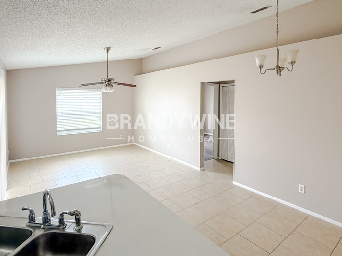 Building Photo - 7108 Steffie Ln