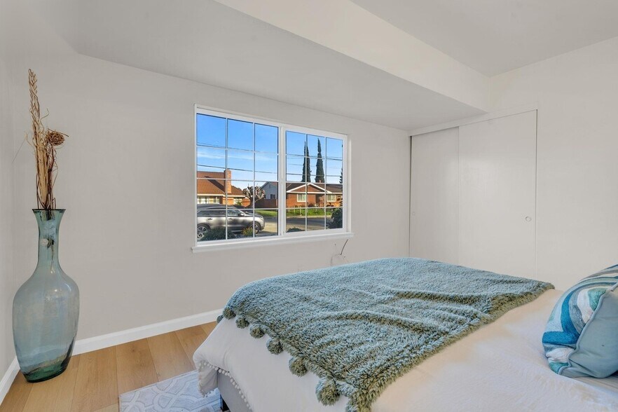 Building Photo - 7472 Blue Fox Way