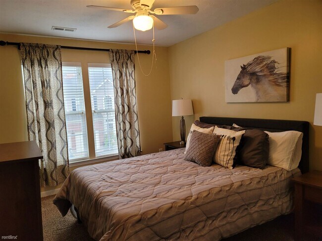 Building Photo - 3 br, 2.5 bath Townhome - 3816 Taft Ave