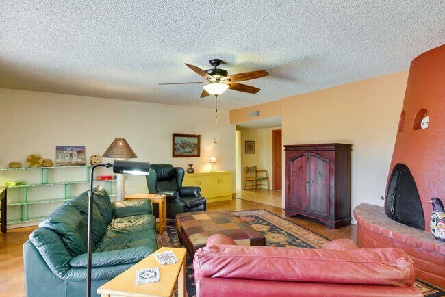 Building Photo - 815 Placita Topa