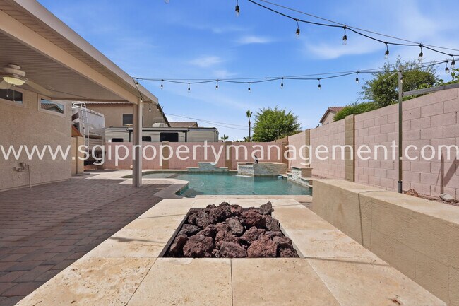 Building Photo - 13178 W Rimrock St