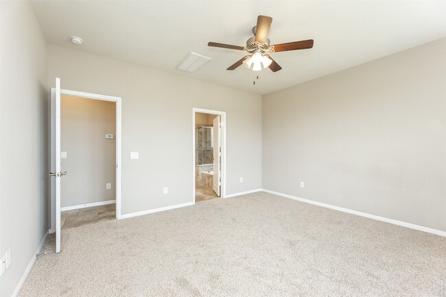 Building Photo - 5302 Silver Ledge Dr