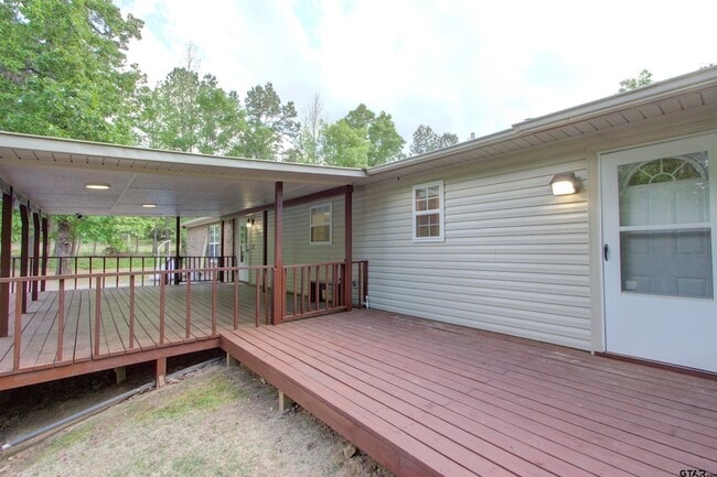 Building Photo - 720 Tennessee Acres Dr