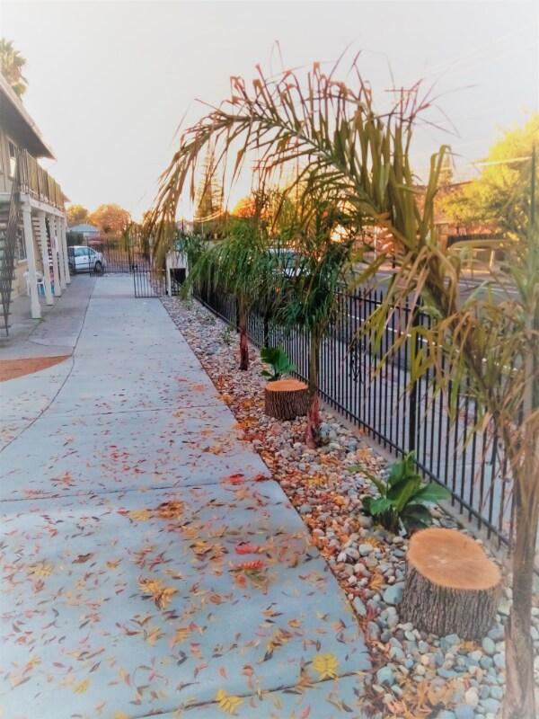 Building Photo - 1050 Grand Ave