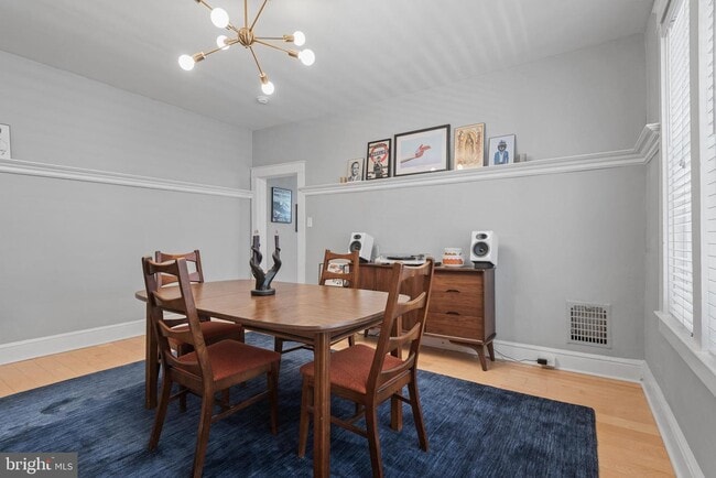 Building Photo - 153 E Ross St