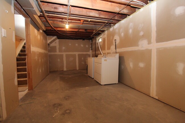 Building Photo - 860 Lake Michigan Dr NW