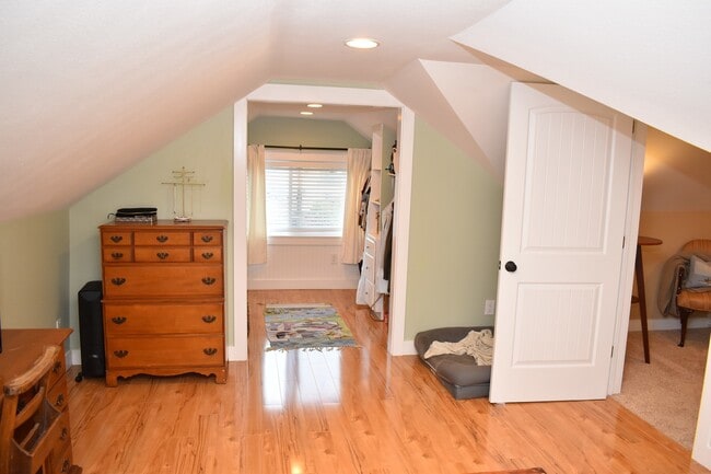 Building Photo - Coming soon - Charming North End Craftsman Near Proctor District!