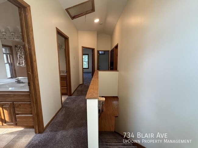 Building Photo - 734 Blair Ave
