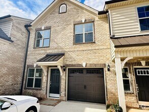 Building Photo - New townhome in Mebane Towne Center!