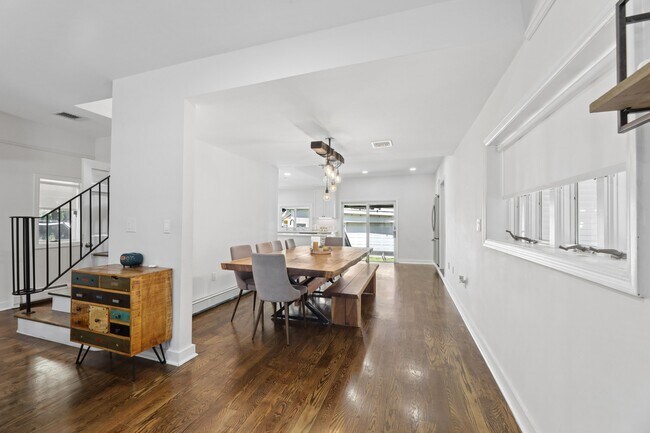 Building Photo - 107 E Madison Ave