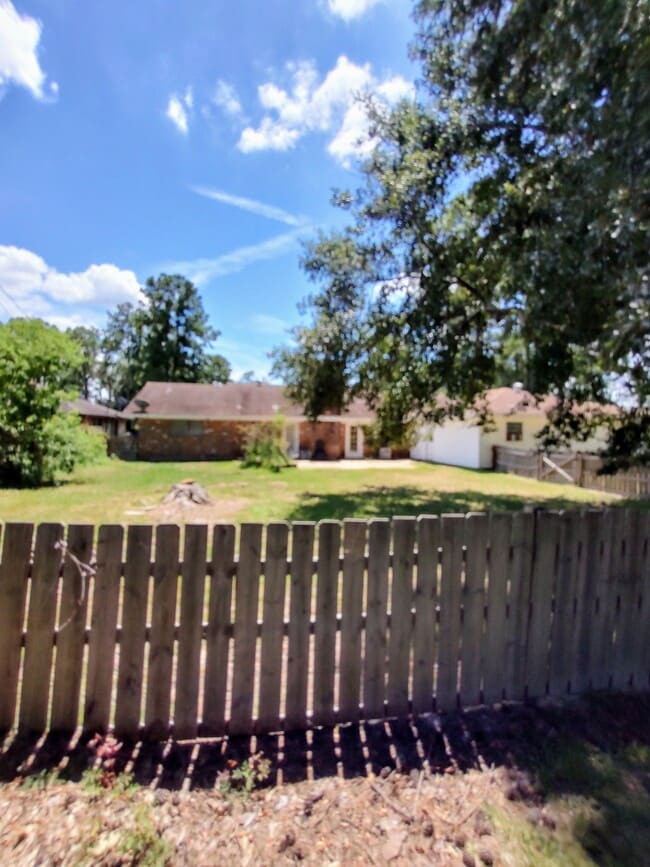 Building Photo - 7640 Laurie Ln