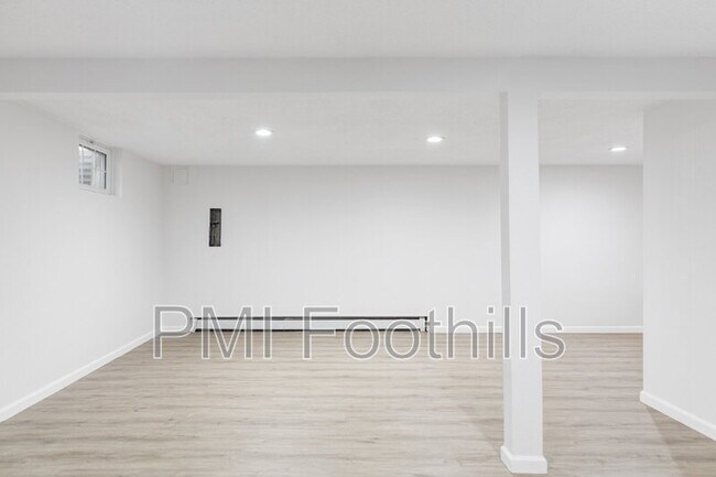 Building Photo - 6982 Estes Dr