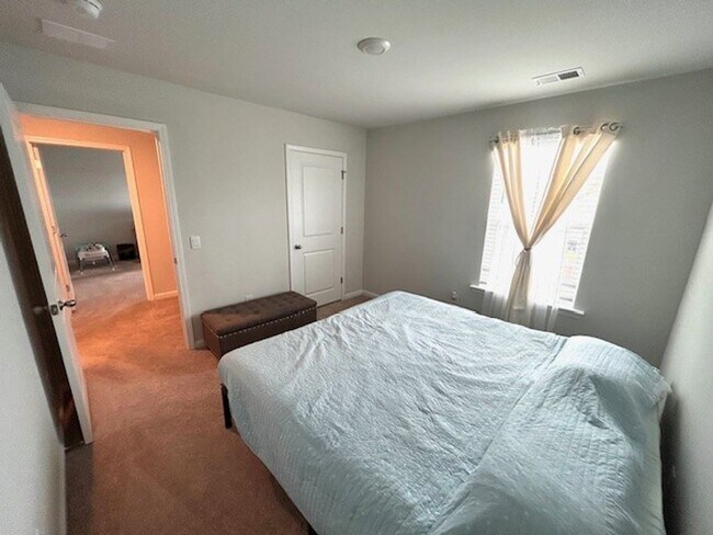Building Photo - Spacious 5BR/3BA Home in Ladson, SC - Moth...