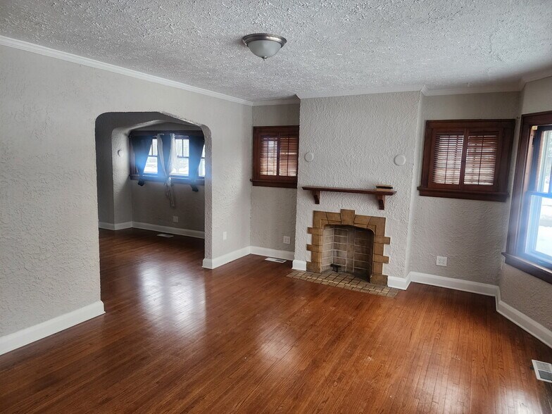 Building Photo - 4235 Overland Pky