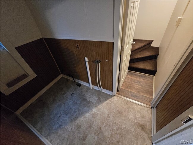 Building Photo - 804 E Division St