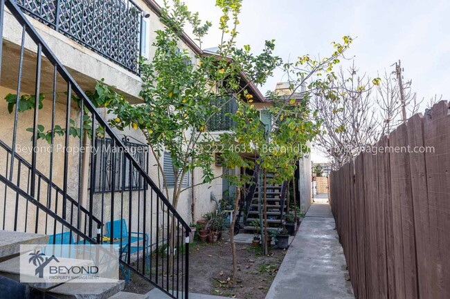 Building Photo - ****Charming 2BD CONDO IN THE HEART OF NOR...