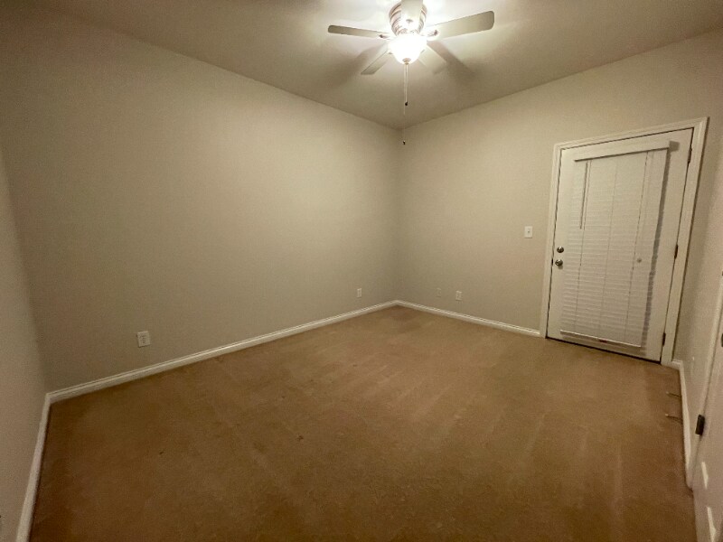 Building Photo - 346 S Dorsey Ln