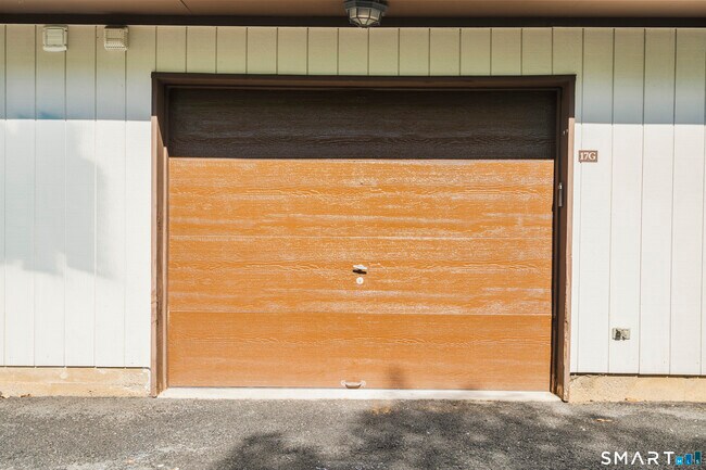 Building Photo - 27 Crows Nest Ln