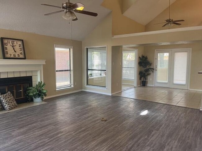 Building Photo - 6302 Meadowmere Ln