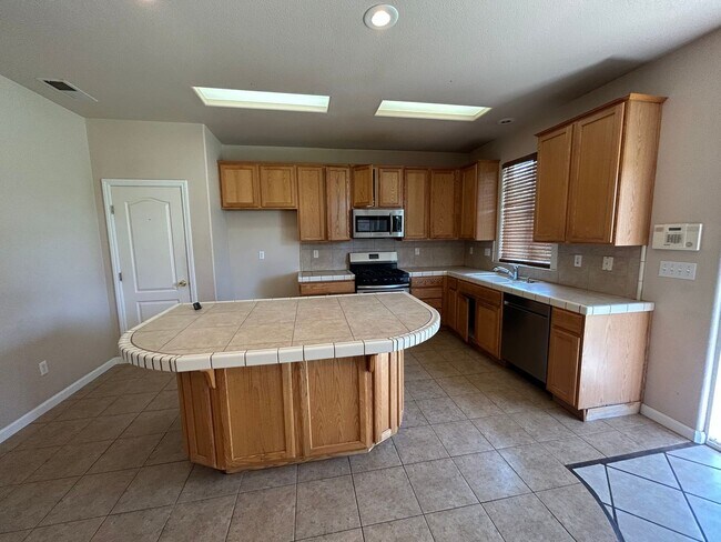 Building Photo - 3716 E Vassar Ct