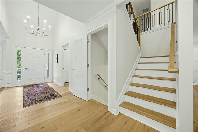 Building Photo - 1390 Tennis Ct Pl
