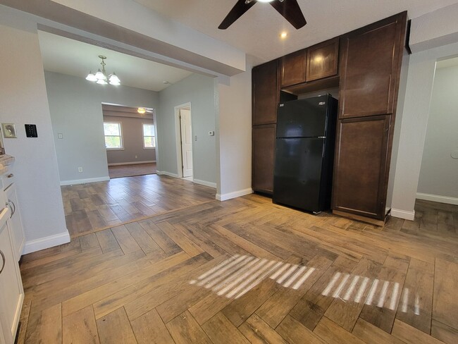 Building Photo - Beautiful 2 bed home