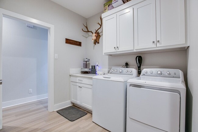 Building Photo - Beautiful 4 bedroom, 3 bath home in Bentwood COMING SOON!!