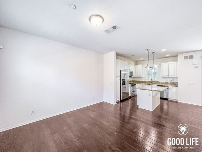 Building Photo - 1823 Peach Ct