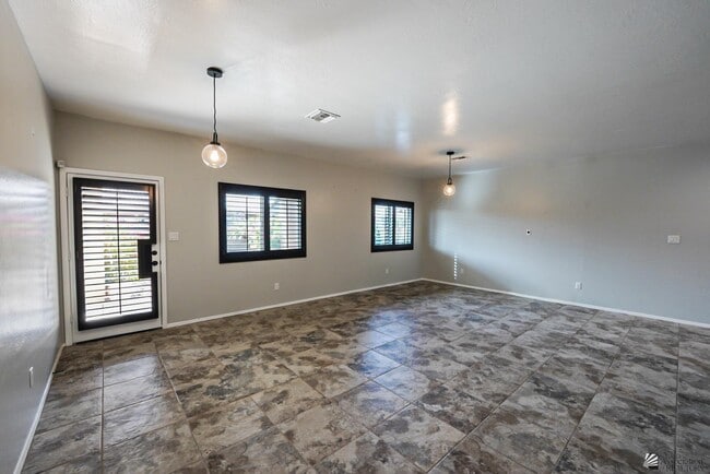 Building Photo - 4429 W 25th Ln