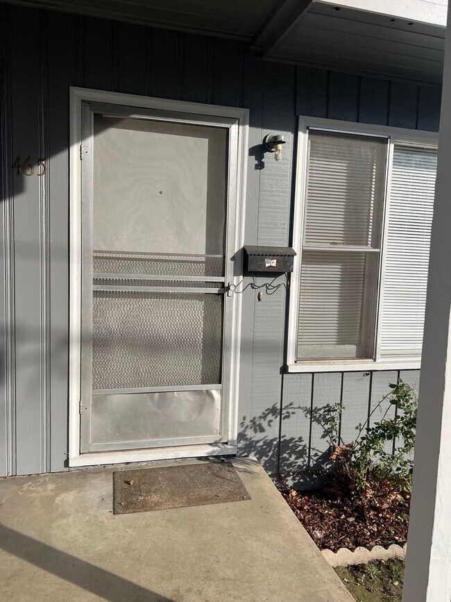 Building Photo - 4268-3t - 465/467 NE Baker