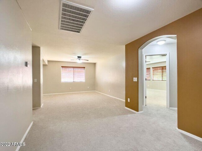 Building Photo - 2406 W Sienna Bouquet Pl