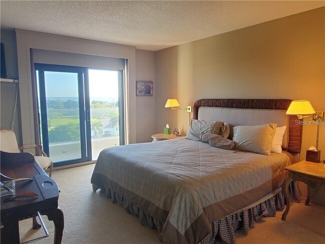 Building Photo - 1050 Longboat Club Rd