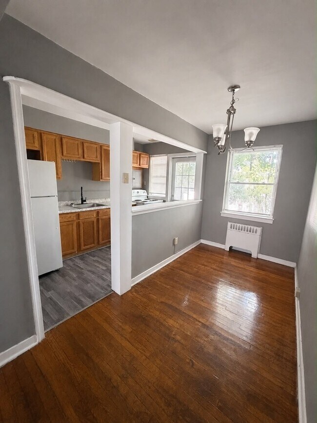 Building Photo - 2036 Alsace Rd