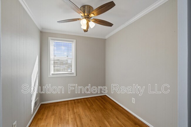 Building Photo - 305 Capitol Ct