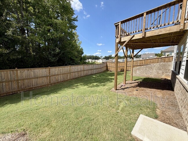 Building Photo - 540 Teversham Dr