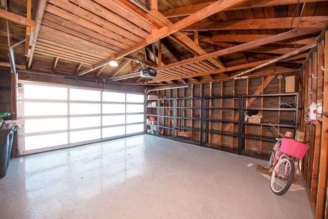 Building Photo - East Side Dream
