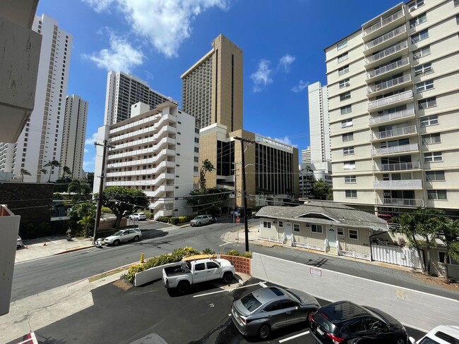 Building Photo - RARELY AVAILABLE HAWAIIAN CROWN IN HEART O...