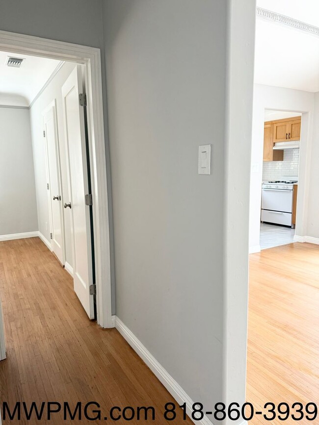 Building Photo - Ideally situated 2-Bed 2-Bath HOME
