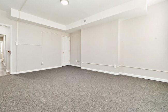 Building Photo - Move In This July & Get $500 Off! :money_mouth:? - Freshly Updated Baltimore Rowhome