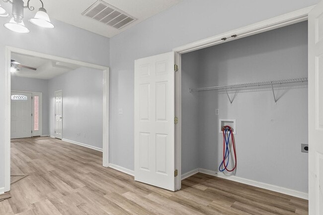 Building Photo - Nice 3 Bed 2 bath Home Available! Schedule Your Tour Today!