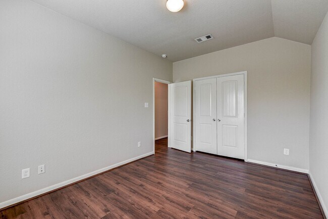 Building Photo - Live in Sterling Ridge – Short-Term Lease ...