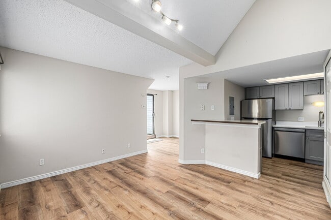 Building Photo - "Cozy 1-Bedroom Condo Retreat in Prime Thornton Location – Perfect for Modern Living!"