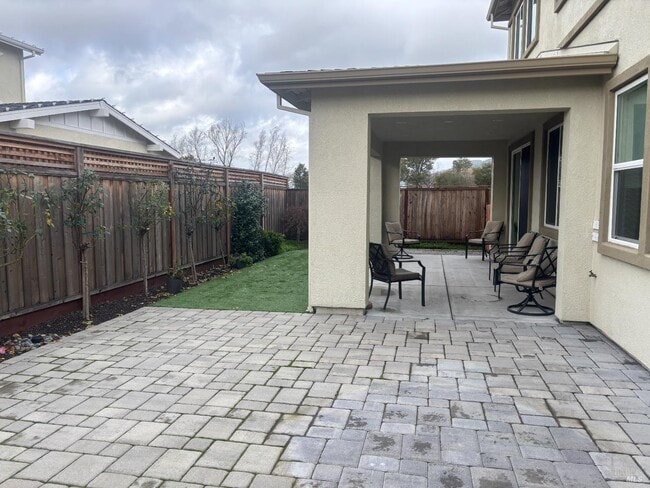 Building Photo - 1468 Oak Cir