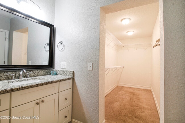 Building Photo - 827 Glenmore Cir