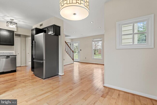 Building Photo - 10610 High Beach Ct