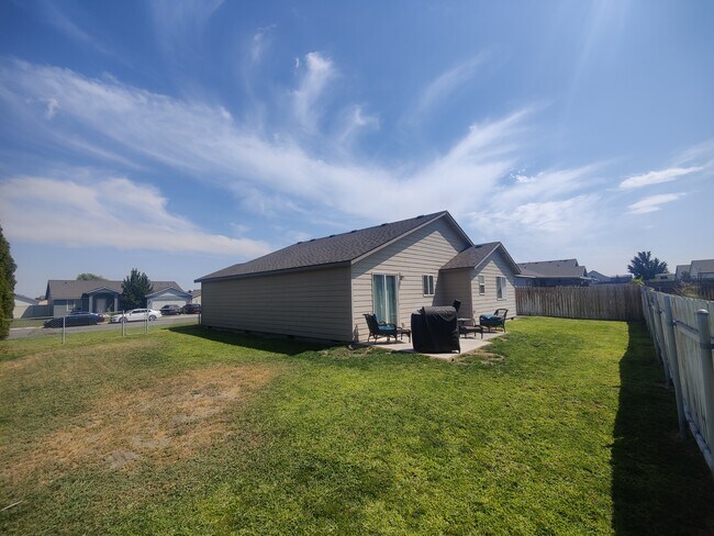 Building Photo - 5310 Arthur Ln